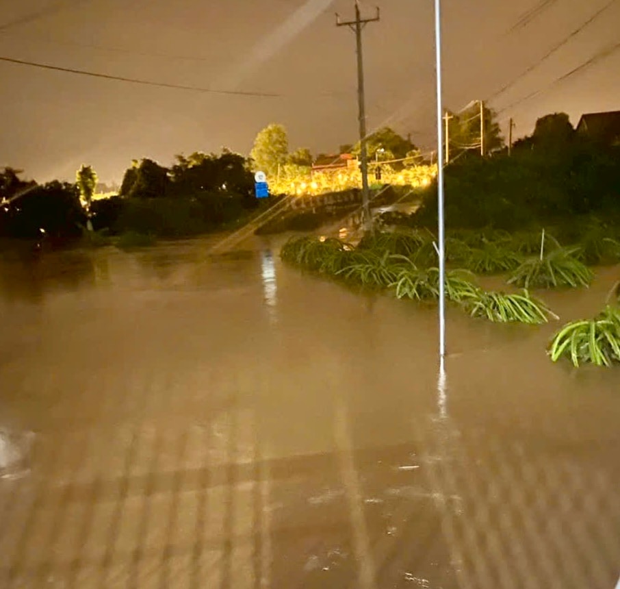 ハムタン村の夜間洪水