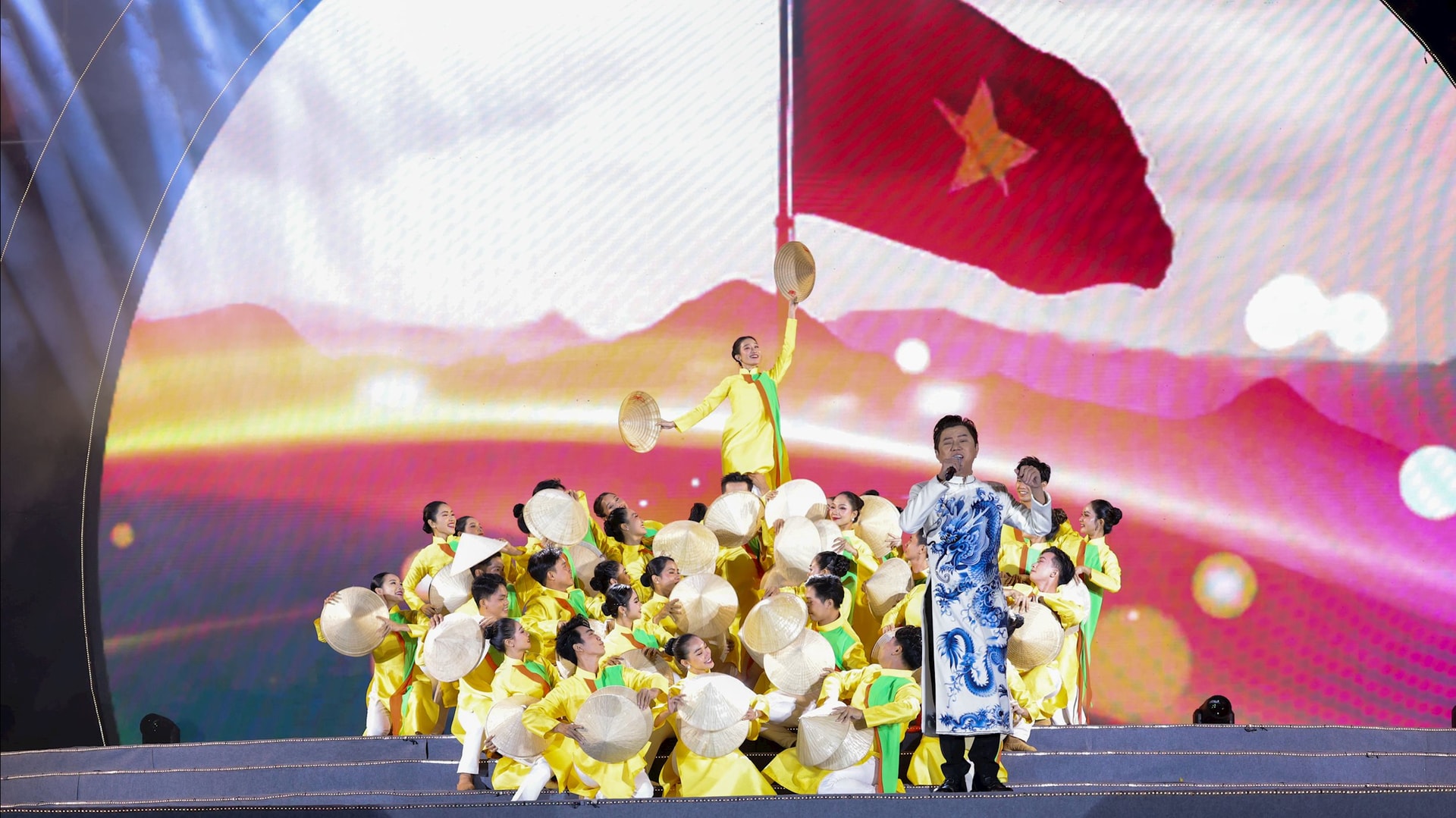 van-nghe-khai-mac.jpg
