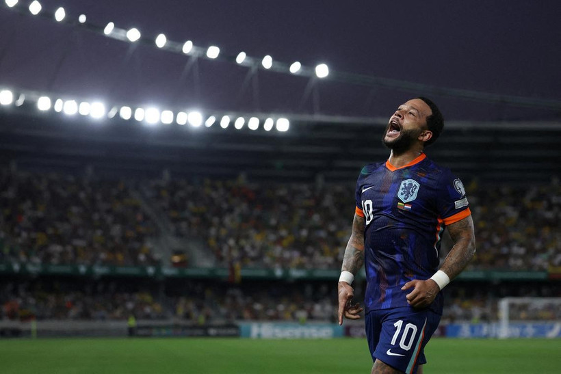 Depay trở thành cầu thủ ghi nhiều bàn thắng nhất lịch sử đội tuyển Hà Lan.