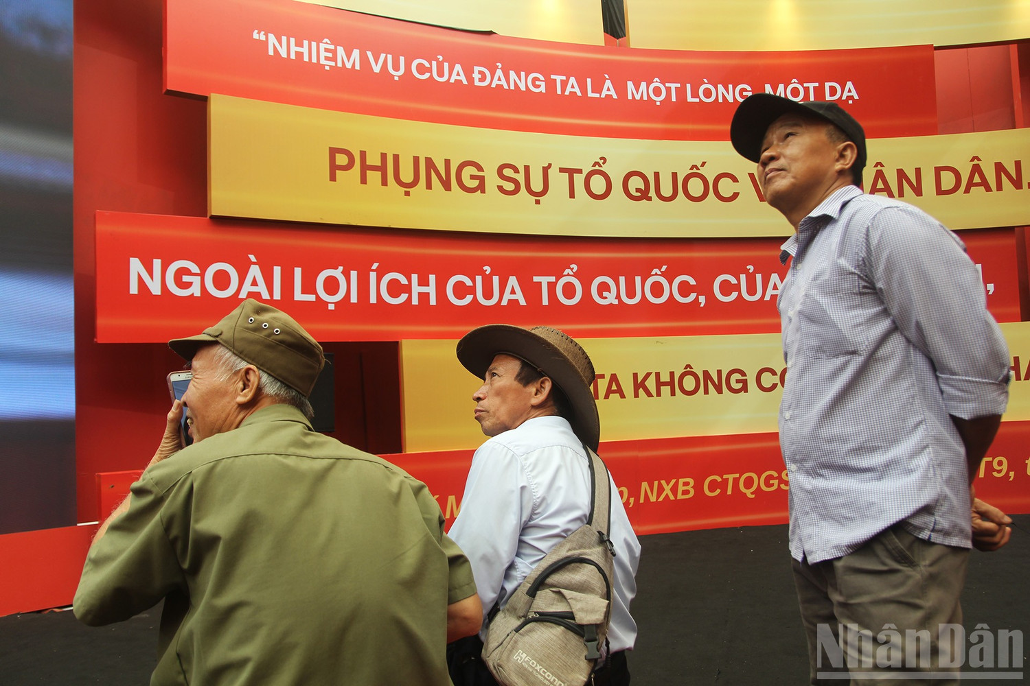 Câu nói kinh điển của Chủ tịch Hồ Chí Minh được trình bày nghệ thuật, tôn thêm chiều sâu cho nội dung phân khu