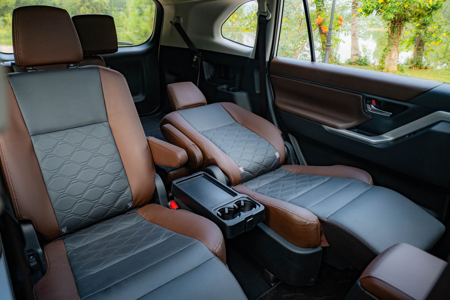 glo-toyota-innova-cross-4.jpg