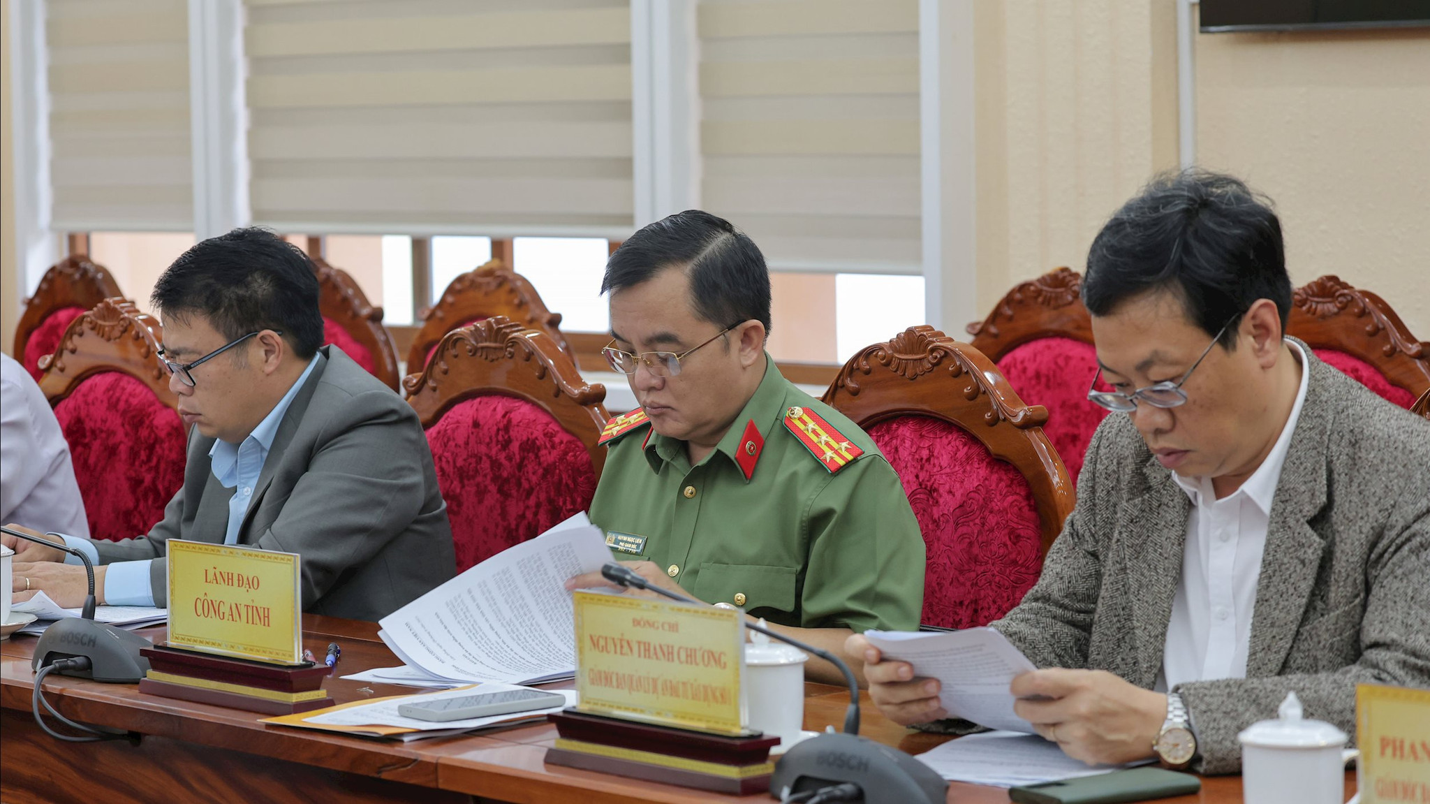 Đại Diện Ban Quản lý dự án và lãnh đạo Công an tỉnh dự phiên họp