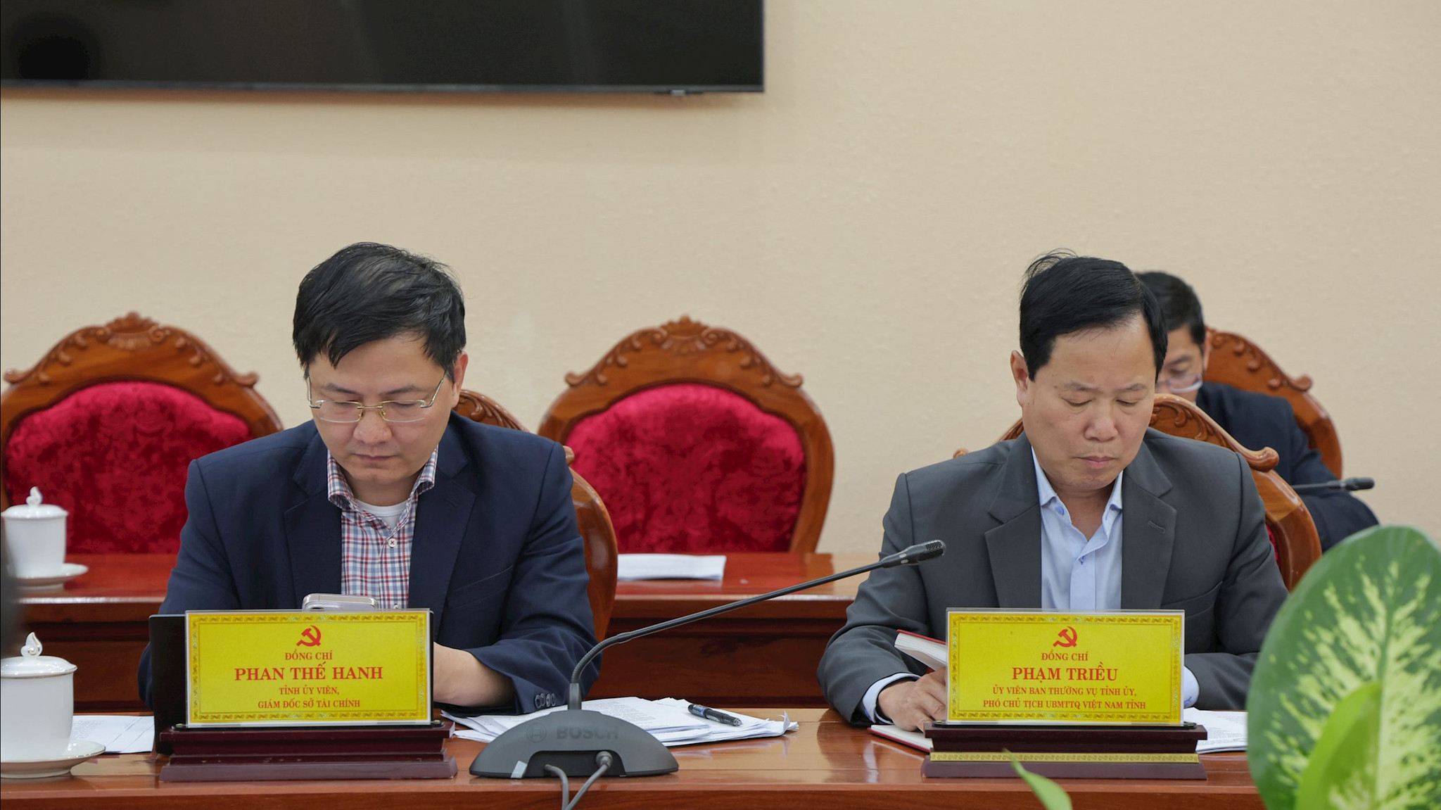 Lãnh đạo Uỷ ban MTTQ Việt Nam tỉnh và Sở Tài Chính dự phiên họp