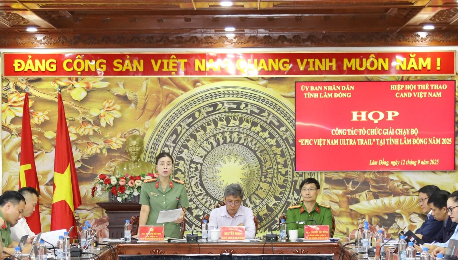 Đại tá Nguyễn Thị Thuý Thanh, Phó Cục trưởng Cục Công tác chính trị – Phó Chủ tịch Hiệp hội thể thao CAND phát biểu ý kiến chỉ đạo