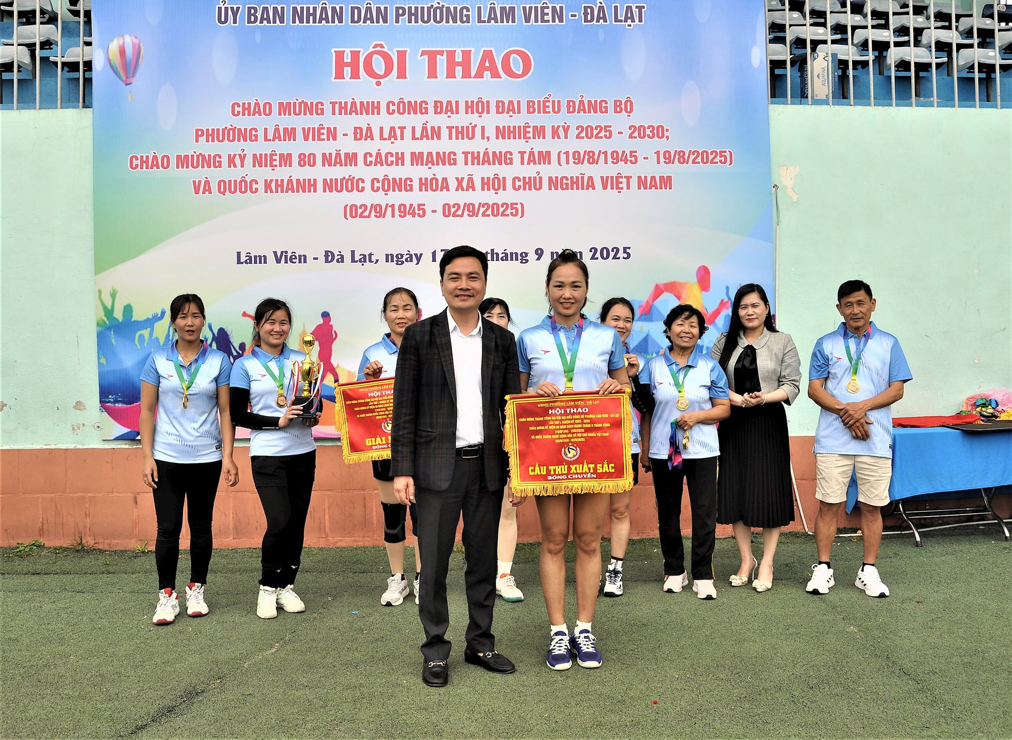  Trao giải cầu thủ xuất sắc nhất