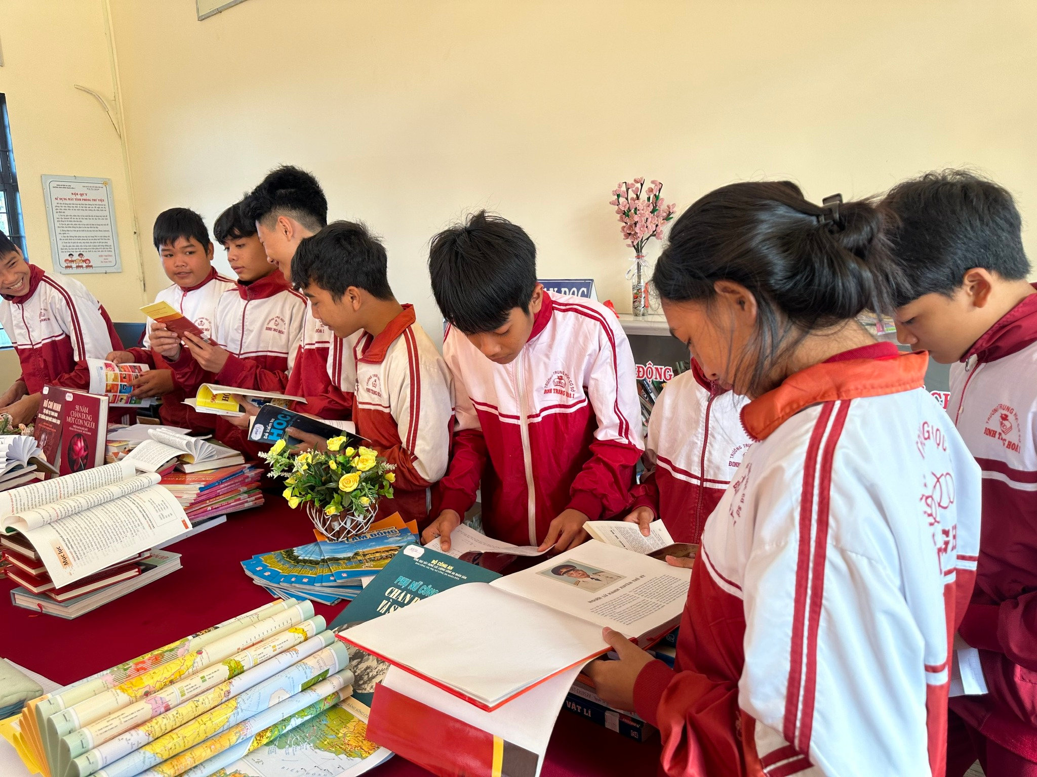 Những tiết đọc tại thư viện giúp nâng cao văn hóa đọc cho học sinh Trường THCS Đinh Trang Hòa I