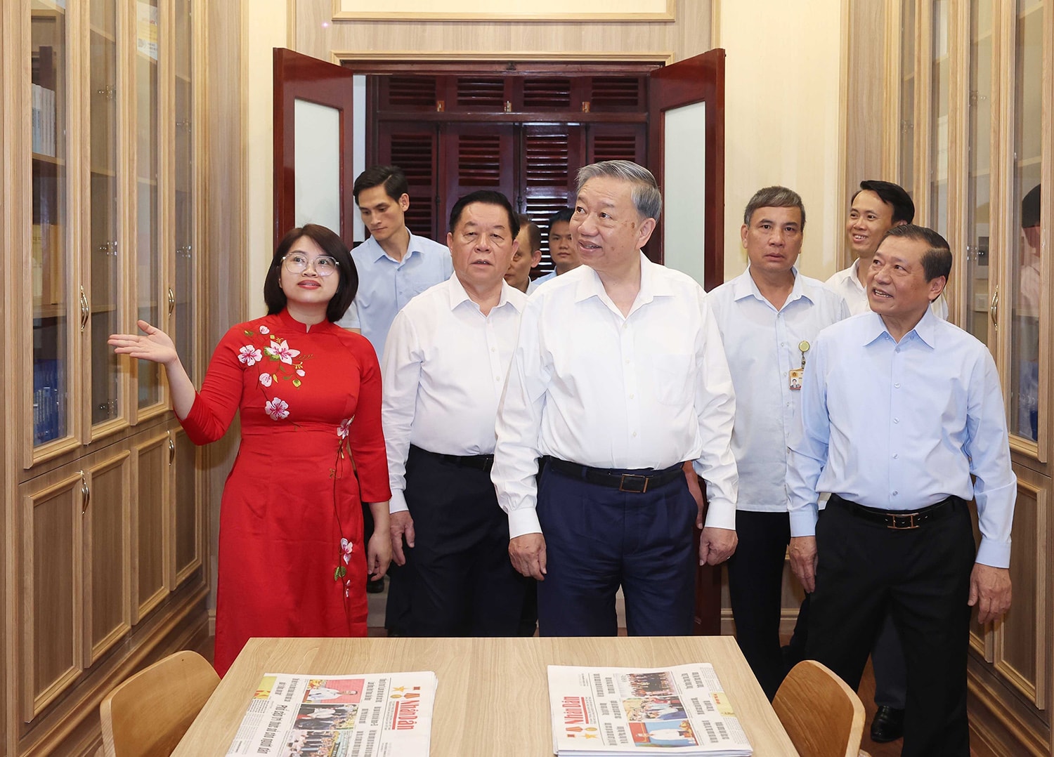 vna_potal_tong_bi_thu_to_lam_lam_viec_voi_ban_tuyen_giao_va_dan_van_trung_uong_8085959.jpg