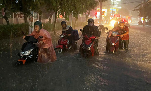 Dự báo thời tiết 10 ngày: Biển Đông xuất hiện vùng áp thấp, Nam Bộ mưa gia tăng