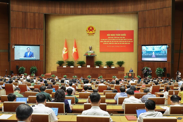 Thủ tướng: Triển khai ngay các chủ trương về chế độ tiền lương, phụ cấp cho nhà giáo; rà soát, sắp xếp các cơ sở giáo dục đại học, giáo dục nghề nghiệp- Ảnh 10.
