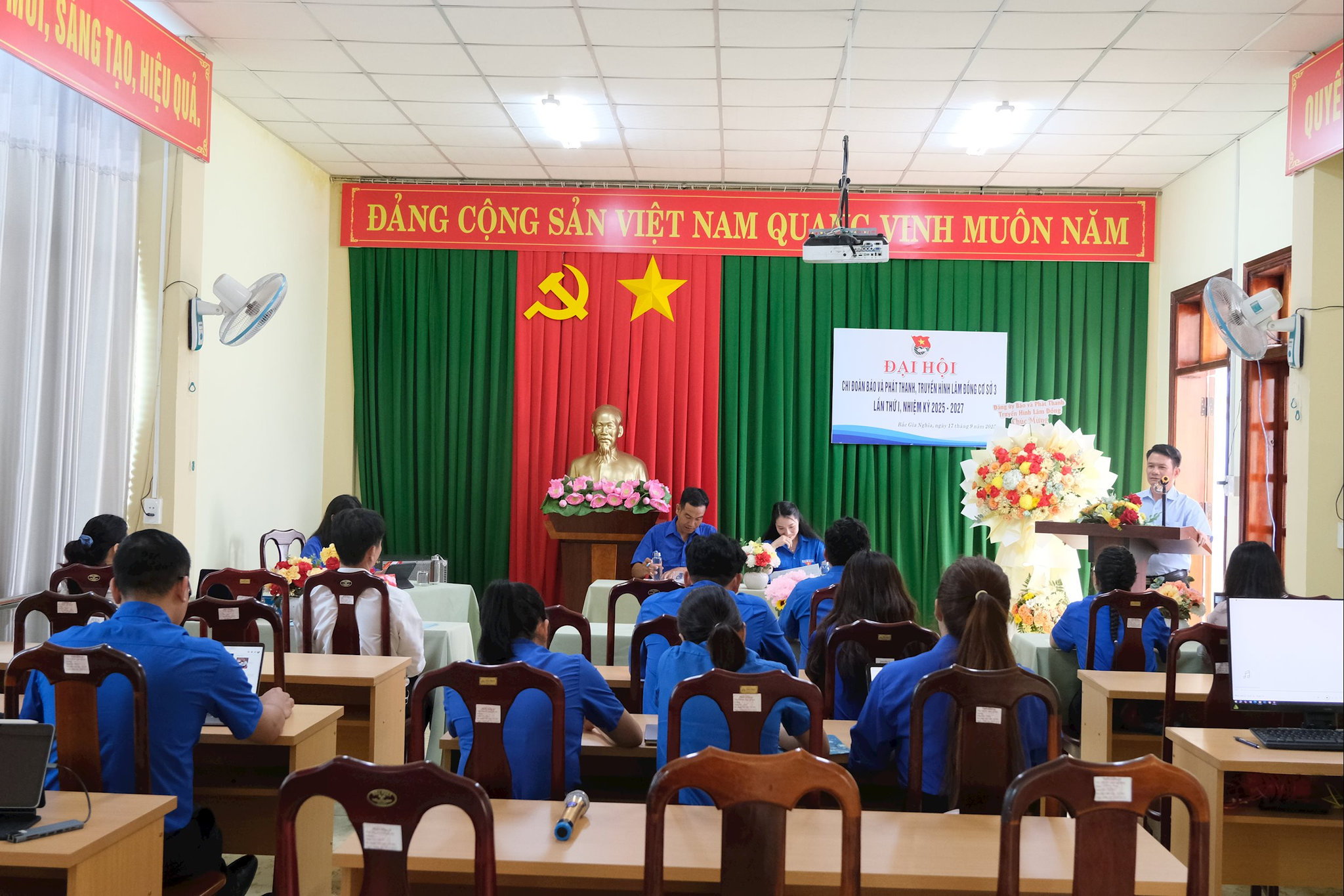 Chi đoàn Báo và Phát thanh – Truyền hình Lâm Đồng cơ sở 3 hiện có 12 đoàn viên, trong đó có 4 đảng viên và 2 đoàn viên là người dân tộc thiểu số