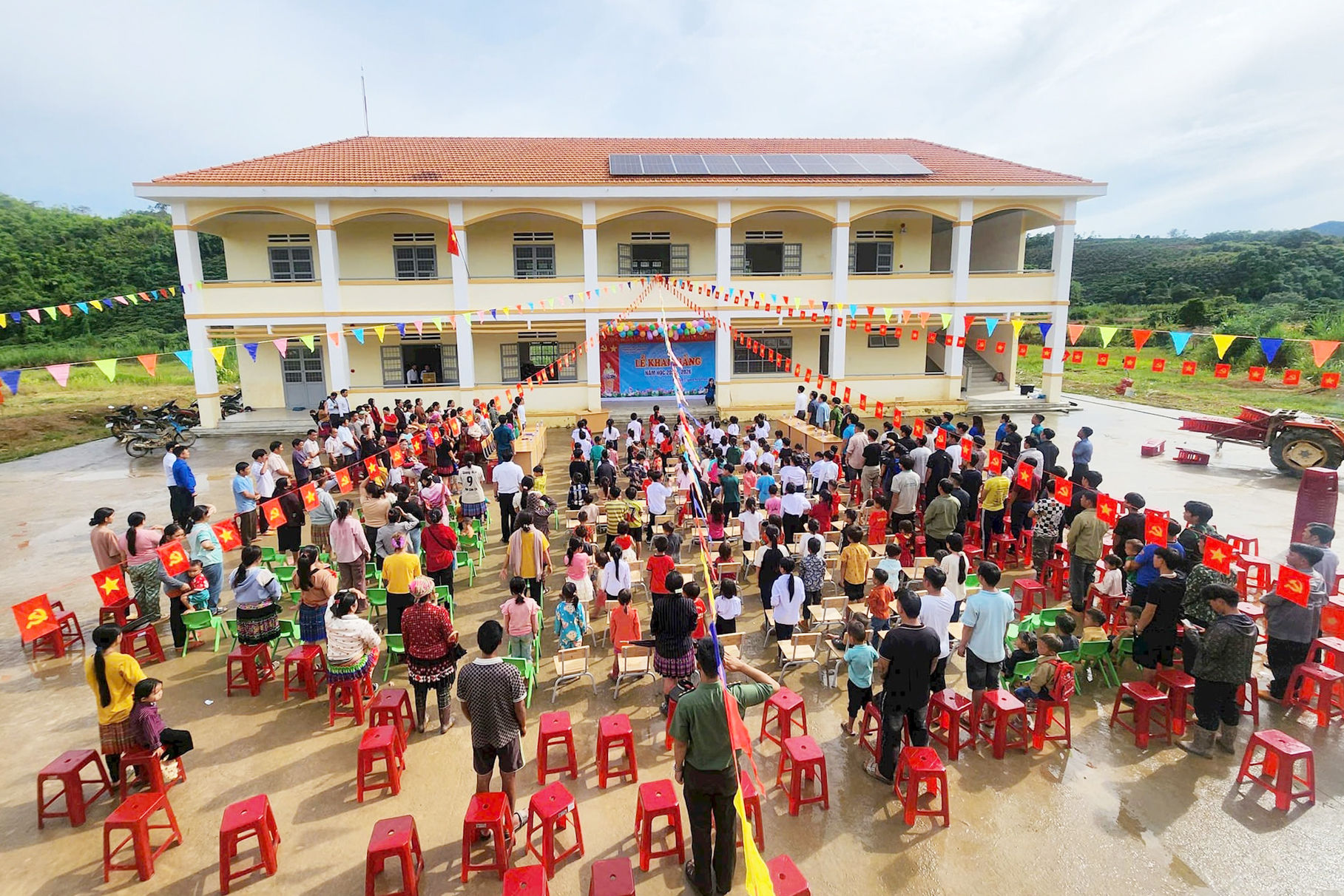 mot-buoi-khai-truong-dac-biet-o-tieu-khu-tay-son.jpg