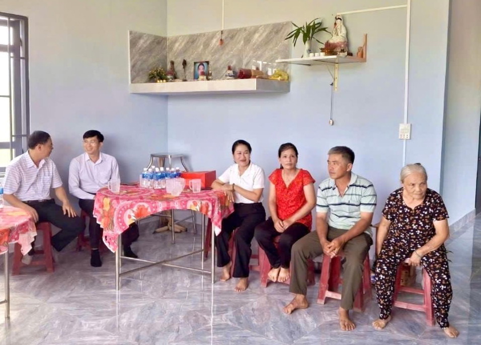 ngoi-nha-moi-kien-co-giup-gia-dinh-ong-them-1-.jpg