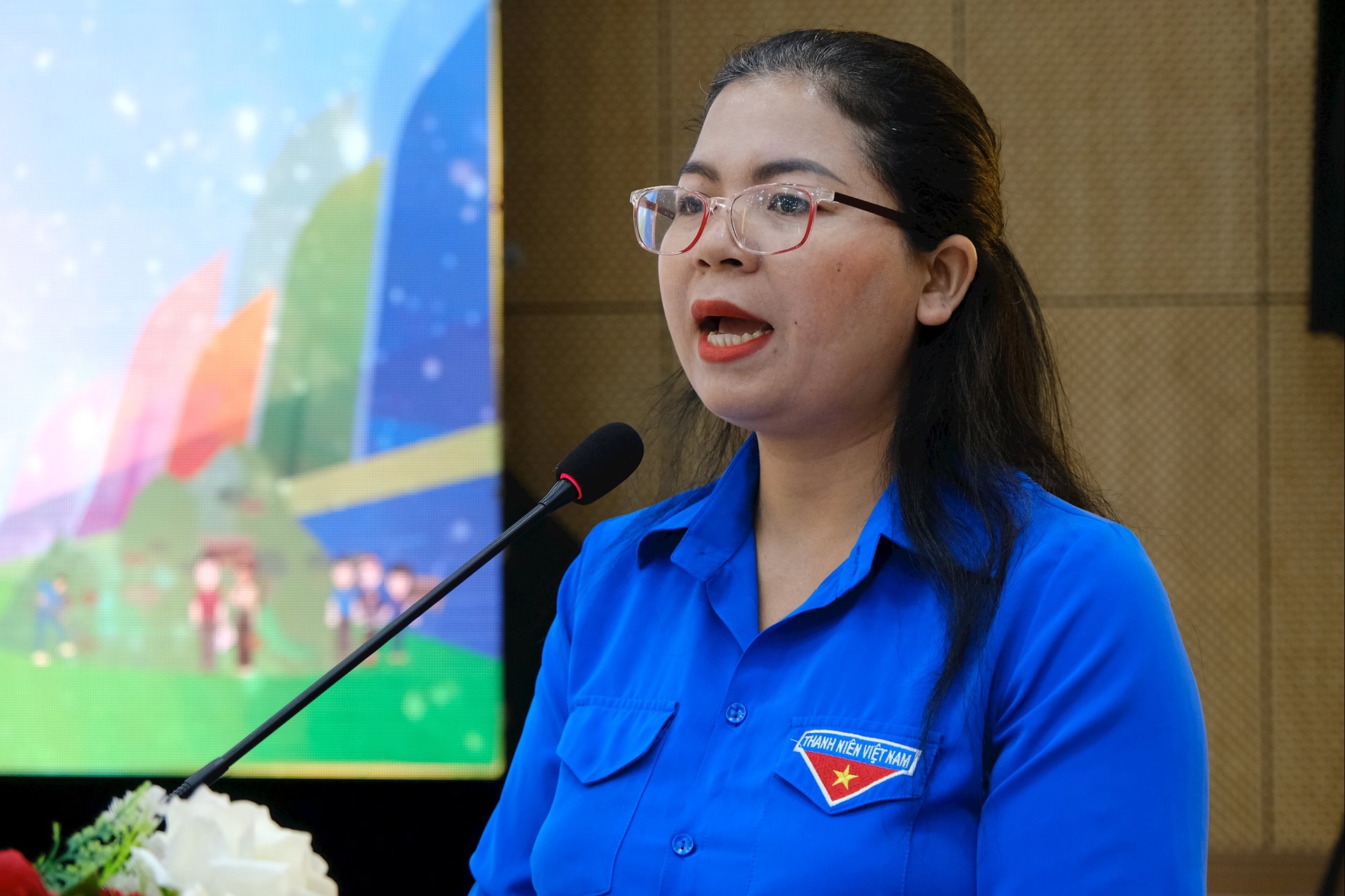 Lam Dong Provincial Youth Union Deputy Secretary H' Hong delivered a concluding speech