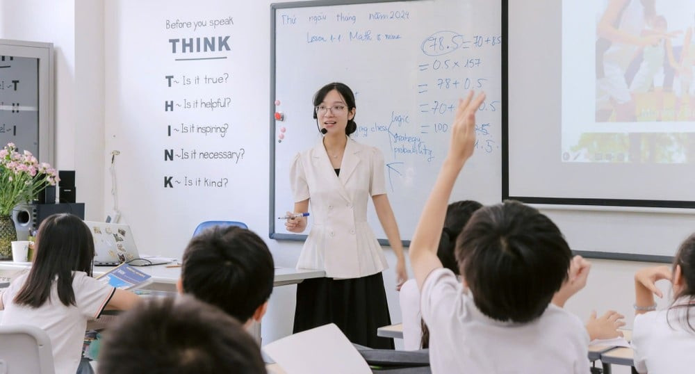 Chuẩn Năng lực ngoại ngữ của giáo viên dạy học bằng tiếng nước ngoài trong trường học áp dụng từ 25/9/2025