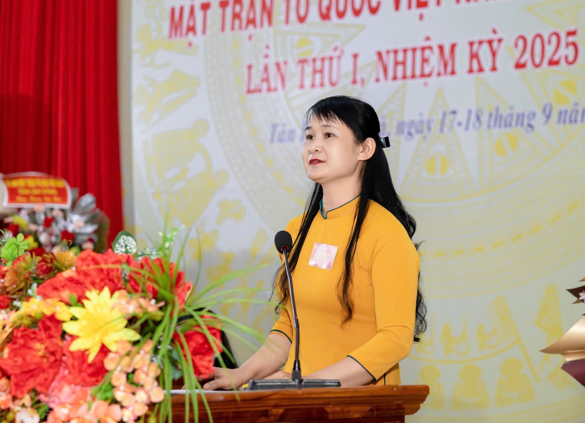 ប្រធានគណៈកម្មាធិការរណសិរ្សមាតុភូមិវៀតណាមឃុំ Tan Ha Lam Ha ថ្លែងសុន្ទរកថាបើកមហាសន្និបាត