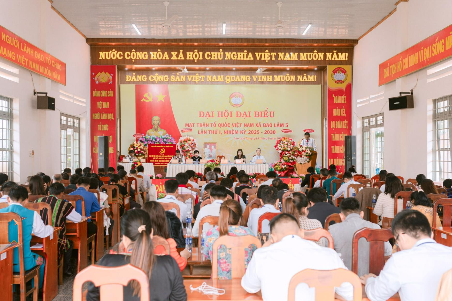 toan-canh(1).jpg