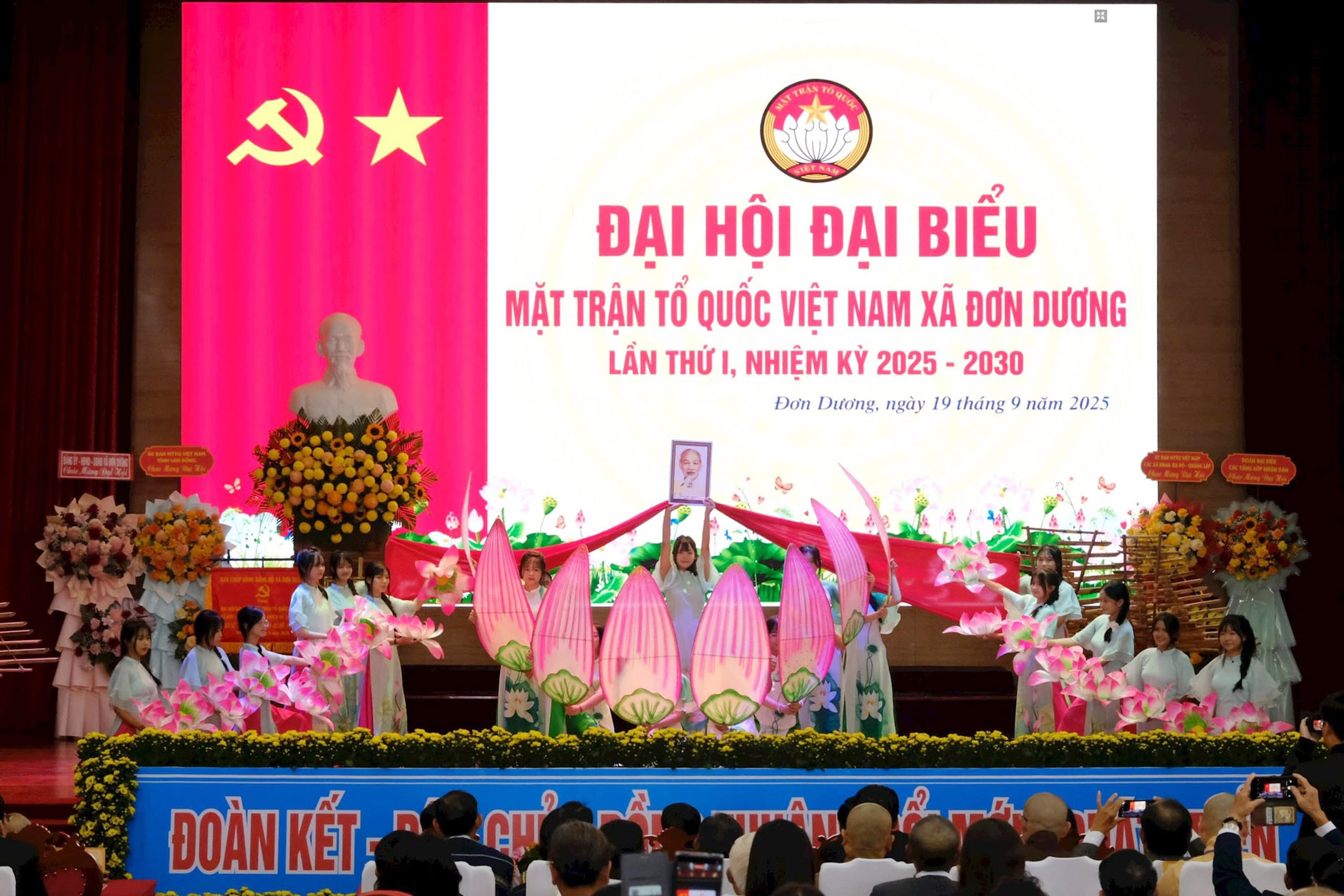 van-nghe-chao-mung-dai-hoi(1).jpg