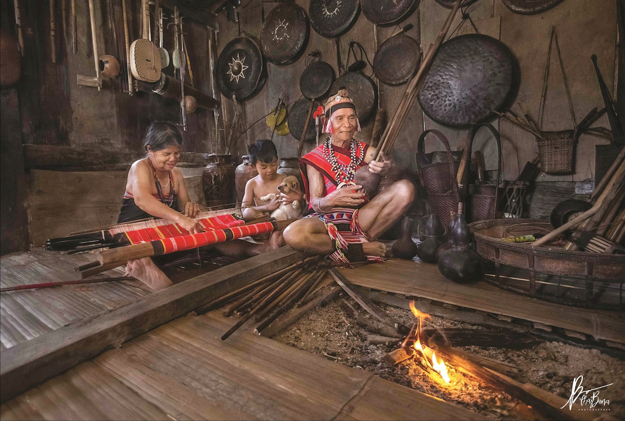 Gìn giữ văn hóa truyền thống- Ảnh Thái Bana