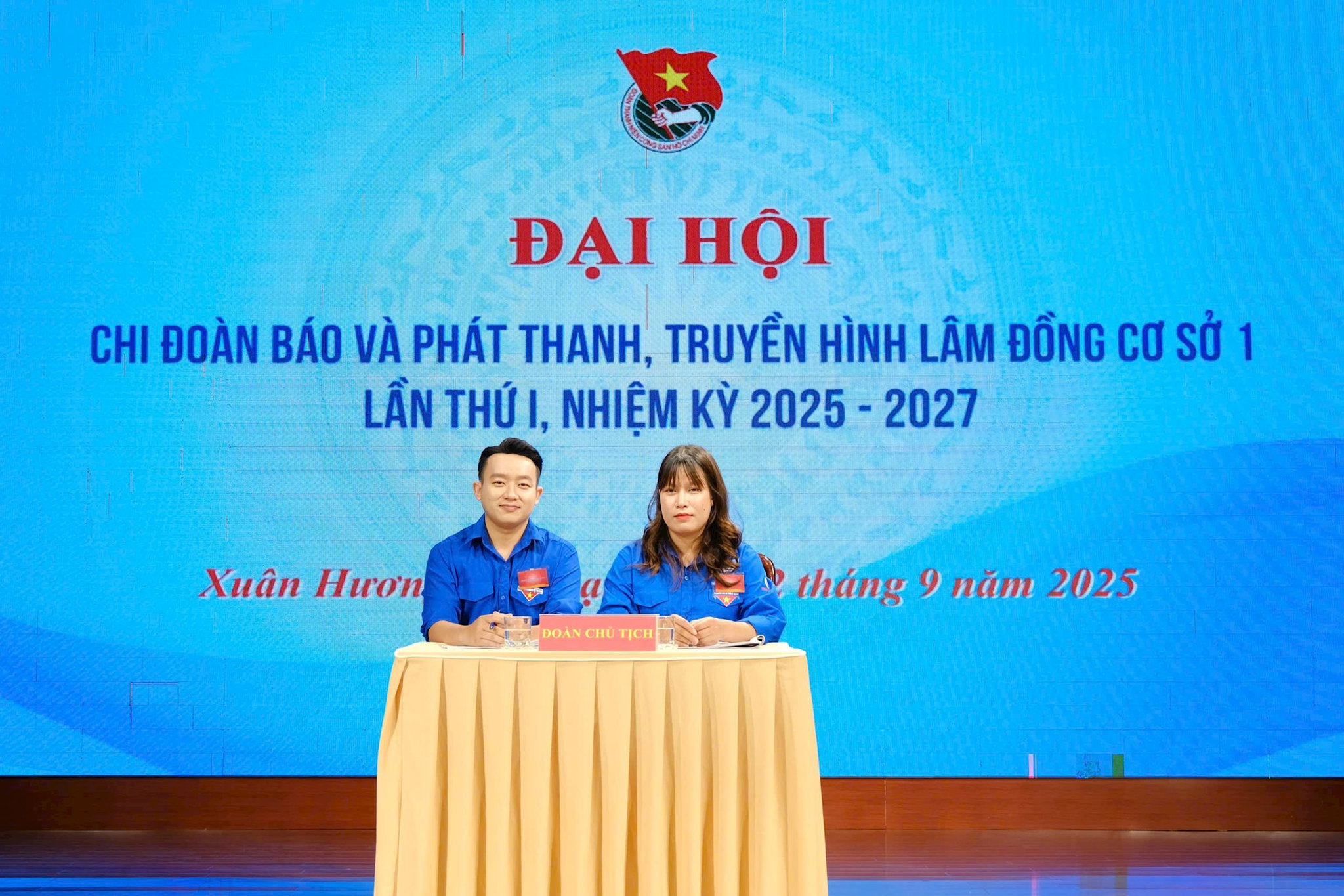 Đoàn chủ tịch điều hành Đại hội