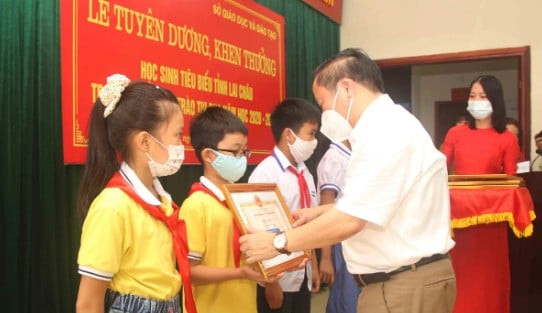 Bổ sung nhiều hình thức khen thưởng mới với học sinh từ 31/10/2025 (Hình ảnh từ Internet)