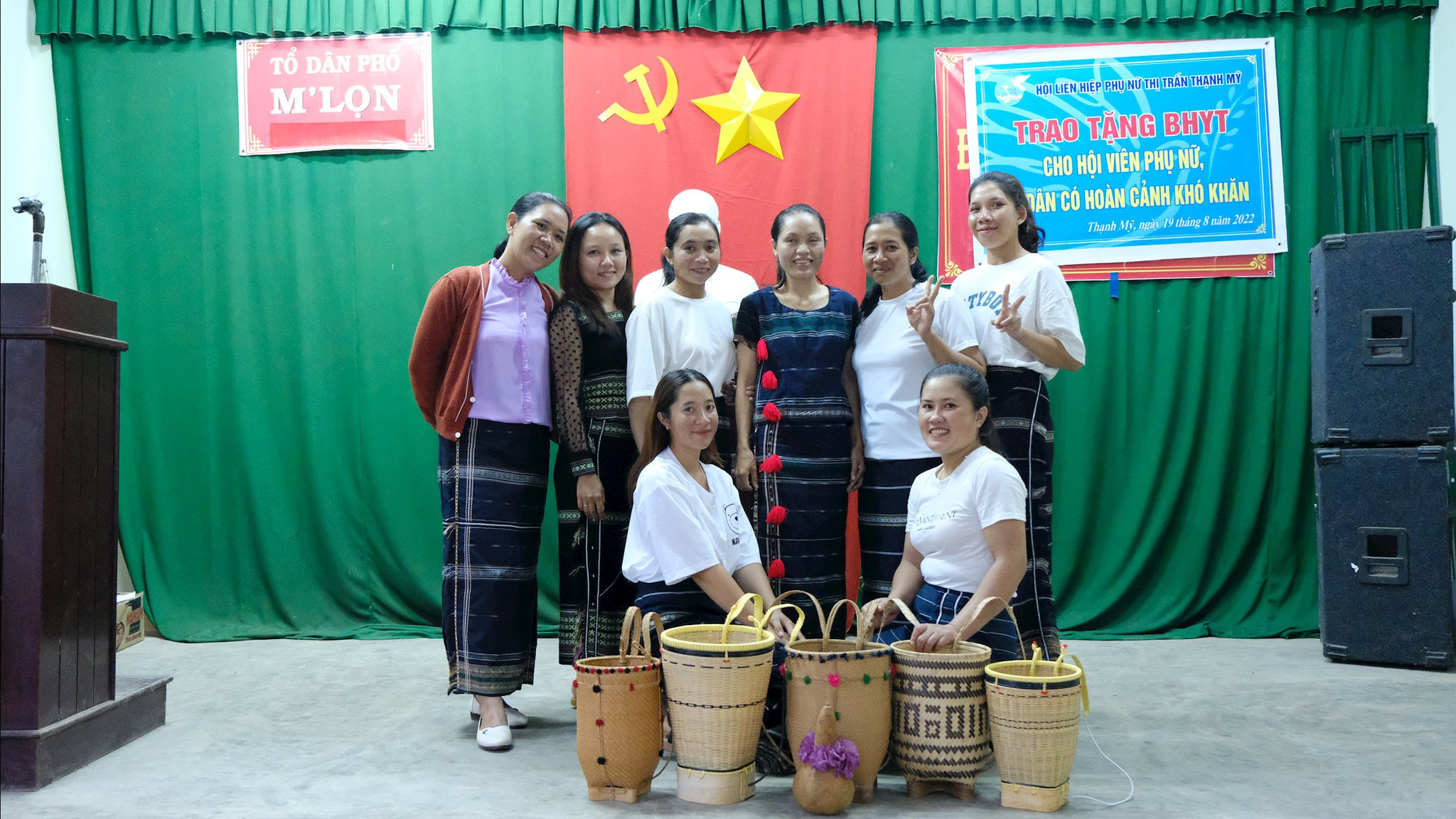 Văn hóa truyền thống được người dân tích cực gìn giữ và phát huy trong đời sống.