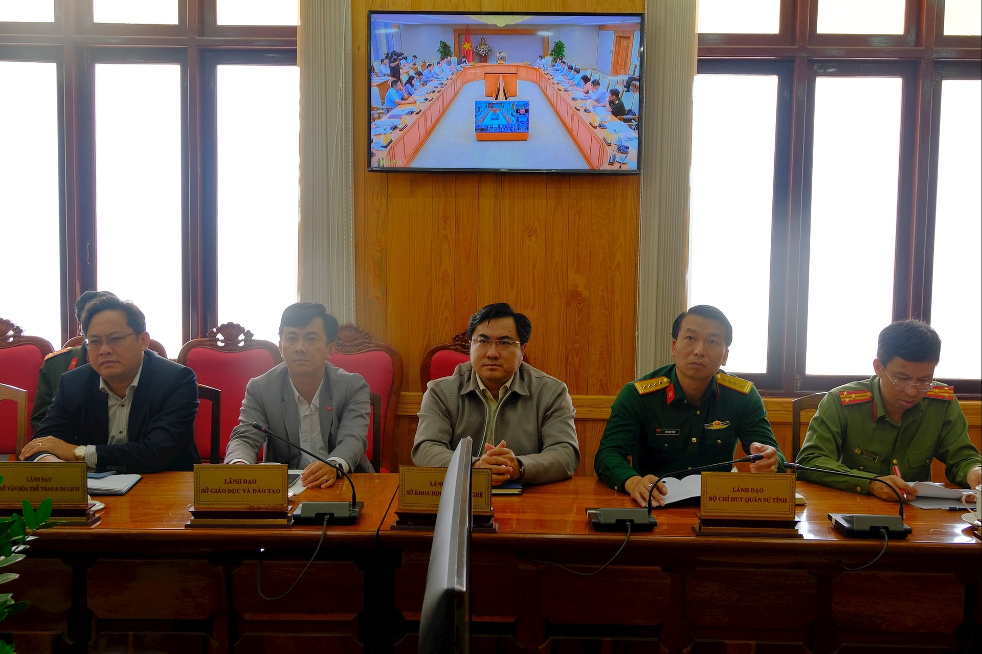 គណៈប្រតិភូនៅស្ពានខេត្ត Lam Dong បានអនុវត្តតាមសន្និសីទ