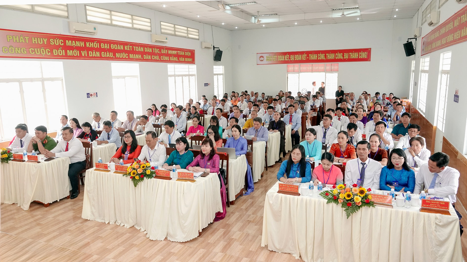 Đại biểu dự đại hội 1