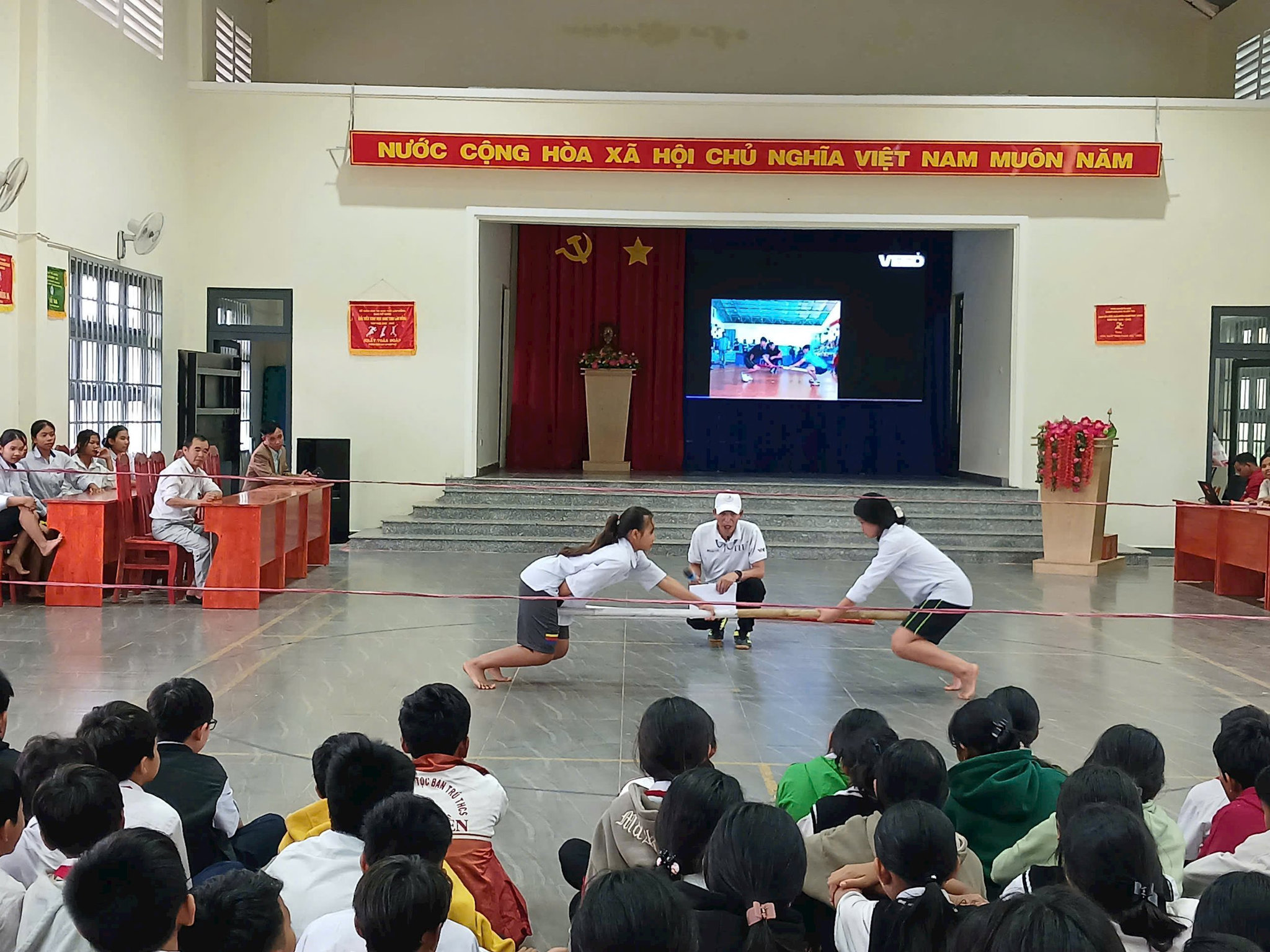Học trò Sơn Điền thi đấu tuyển lựa VĐV tại trường