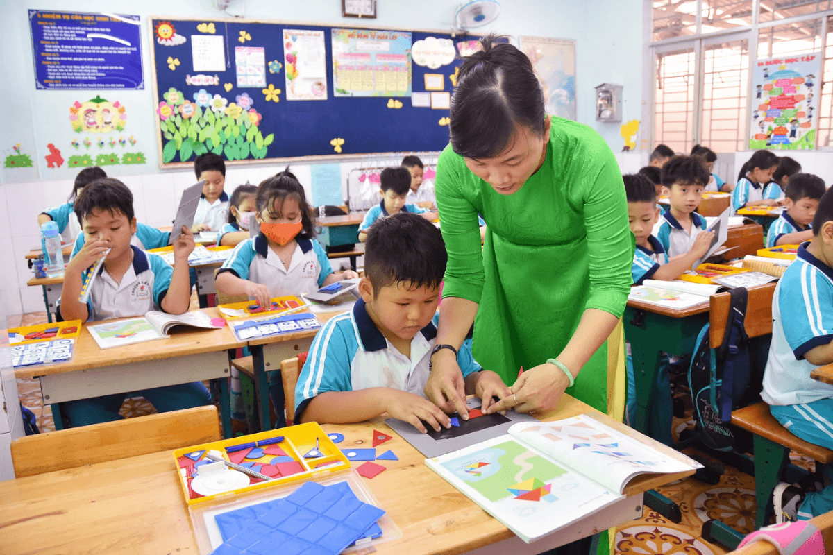 Công văn 8479: Chỉ đạo mới về tuyển dụng giáo viên hợp đồng của Bộ Nội vụ