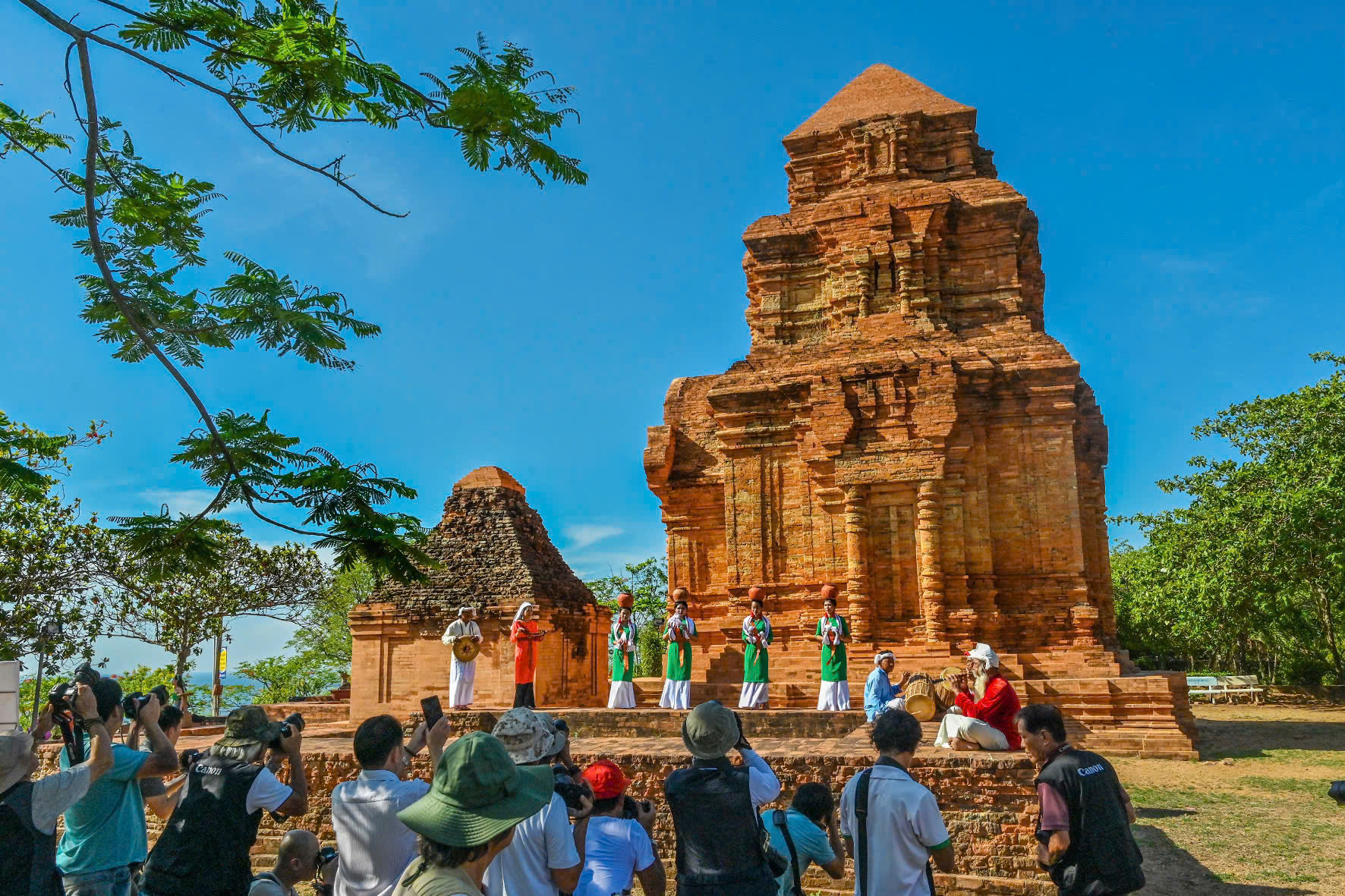 Tháp Chăm PoShaInu ở Phan Thiết
