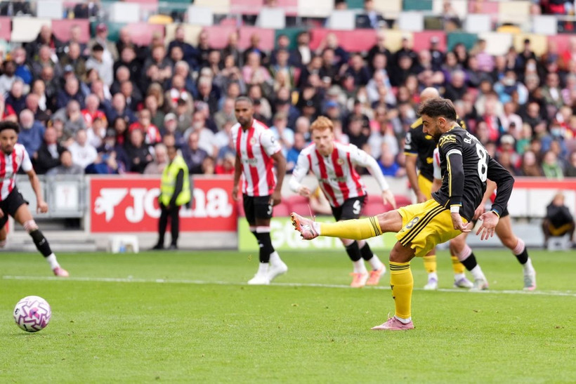 Bruno đá hỏng penalty khiến Manchester United bại trận. (Nguồn: PA)