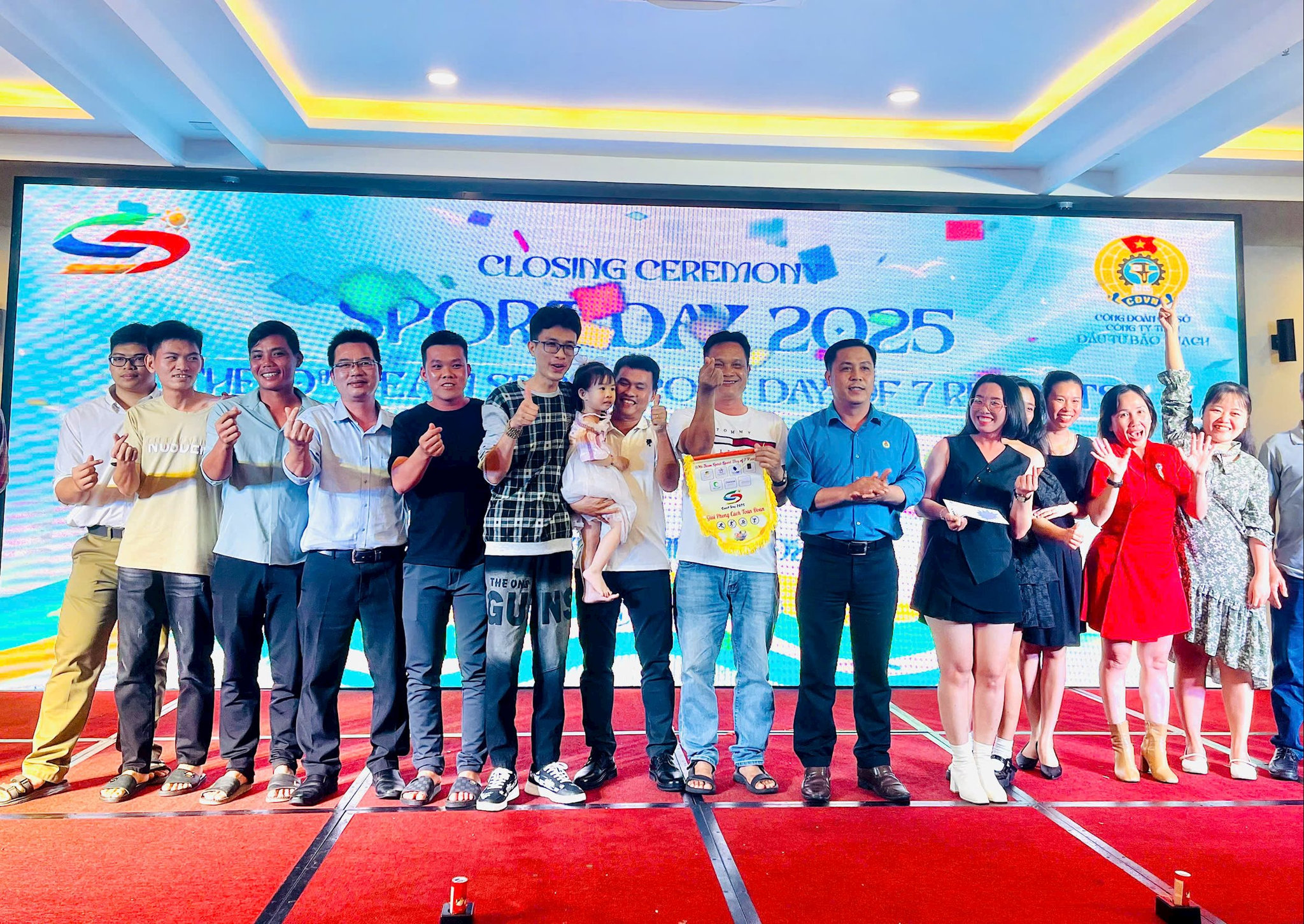 Công đoàn Mũi Né trao giải cho đội tuyển đạt thành tích