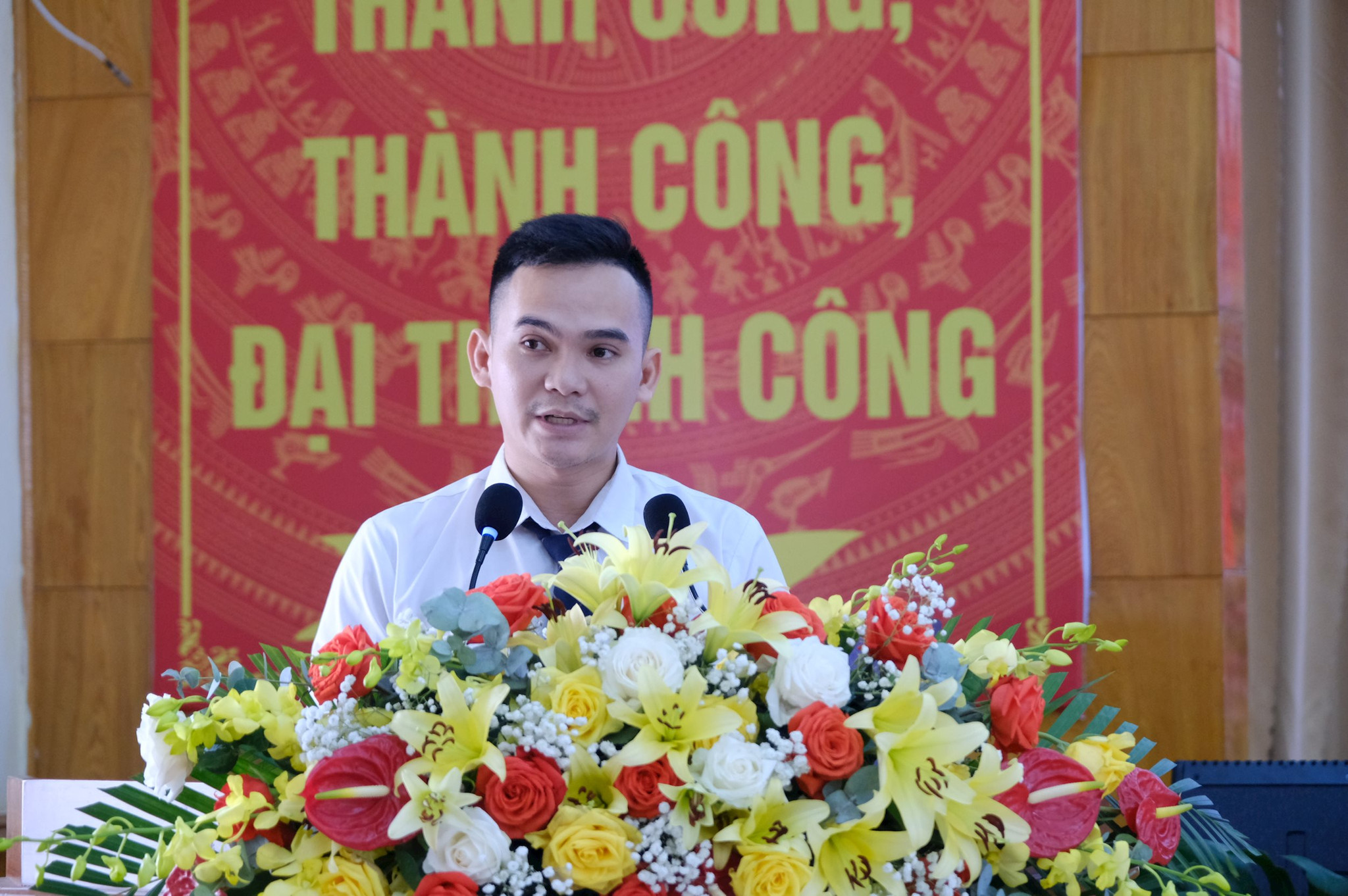 Đại diện Đoàn TNCS Hồ Chí Minh tham luận tại Đại hội