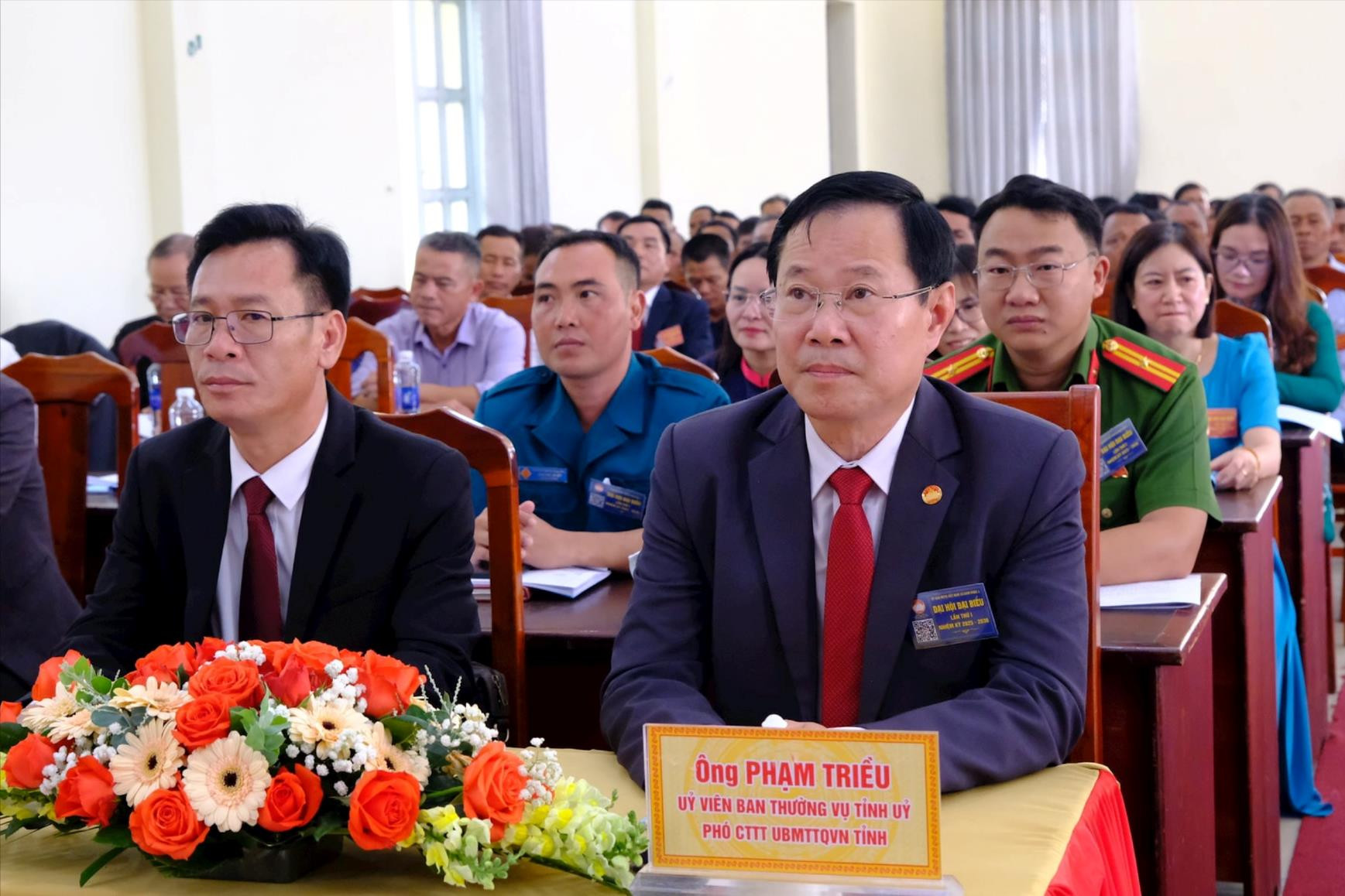 dong-chi-pham-trieu-pho-chu-tich-uy-ban-mttq-viet-nam-tinh-va-lanh-dao-dia-phuong-du-dai-hoi(1).jpg