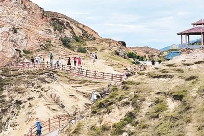 Thắng cảnh Eo Gió (phường Quy Nhơn Đông, tỉnh Gia Lai).