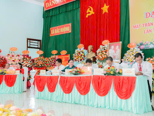 Đoàn chủ tịch Bắc Ruộng