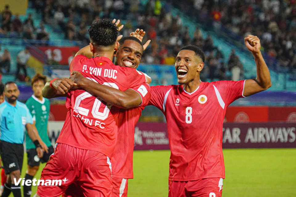 Tối 2/10, Công an Hà Nội giành chiến thắng tưng bừng 3-0 trước Tai Po FC (Hong Kong, Trung Quốc) ở lượt trận thứ 2 vòng bảng AFC Champions League Two 2025/26. (Ảnh: Việt Anh/Vietnam+)