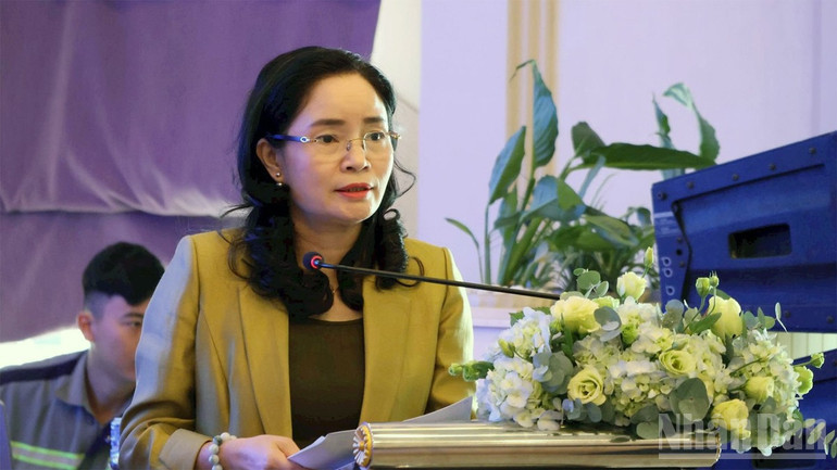 Thứ trưởng Văn hóa, Thể thao và Du lịch Trịnh Thị Thủy phát biểu khai mạc. ndo_br_3.jpg