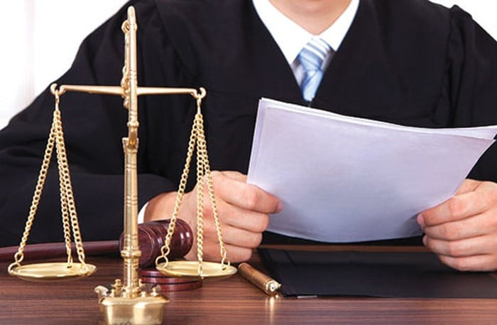 Công chức công tác định giá đất tại chi cục quản lý có được hành nghề tư vấn giá đất không? (hình ảnh từ Internet)
