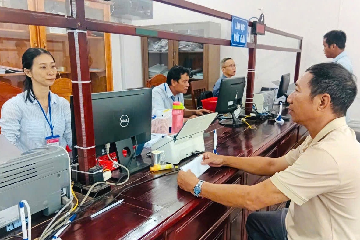 کیڈرز اور سرکاری ملازمین کی ٹیم کو اپنی ذمہ داری کے احساس کو بہتر بنانا چاہیے، 