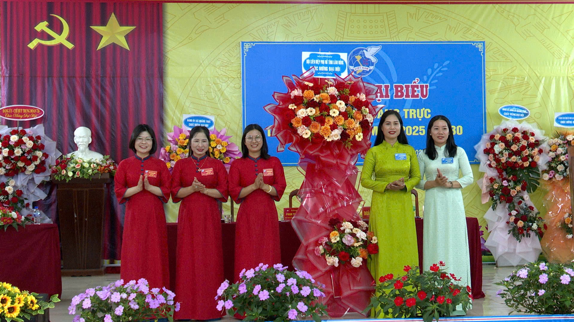 z7081333943623_444740ea4312cb4d62446dcd6614d1e7.jpg