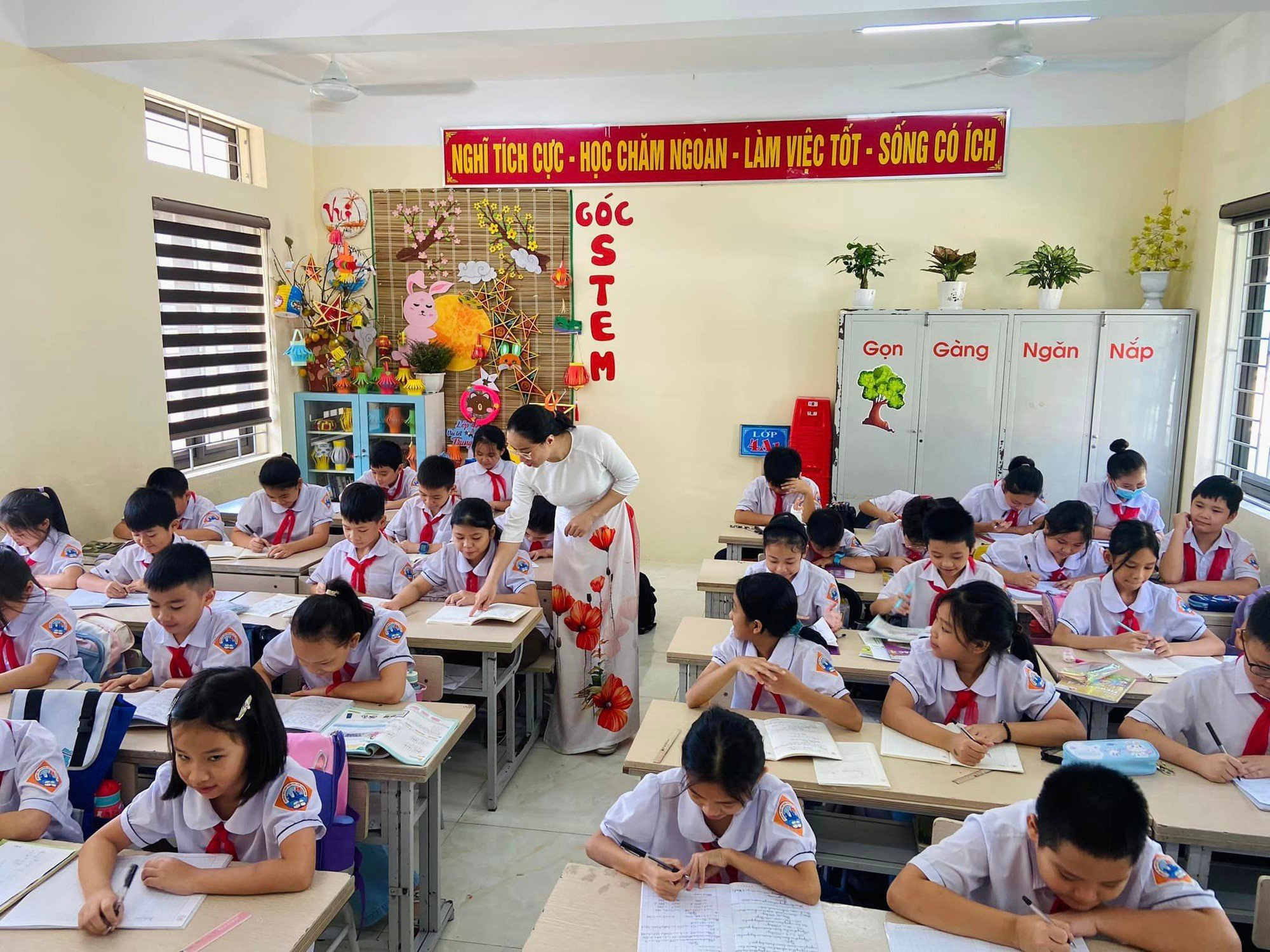 Đề xuất hướng giải quyết xếp lương cho giáo viên các cấp bậc năm 2026 (Hình ảnh từ Internet)