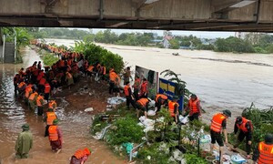 Mưa lớn kỷ lục, Thái Nguyên khẩn cấp gia cố đê và sơ tán người dân