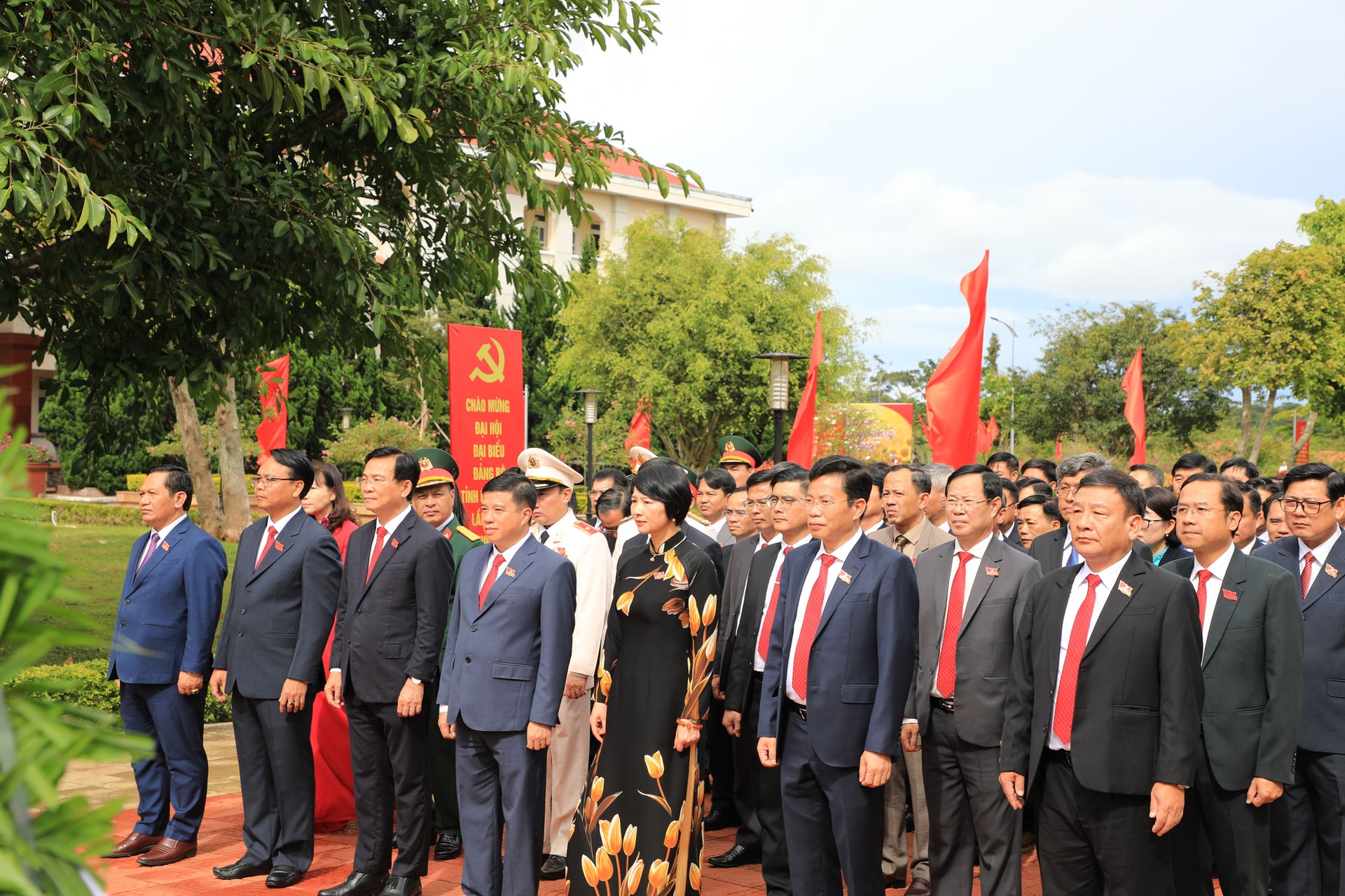 Bao-cong-tai-tuong-dai-bac-ho.jpg