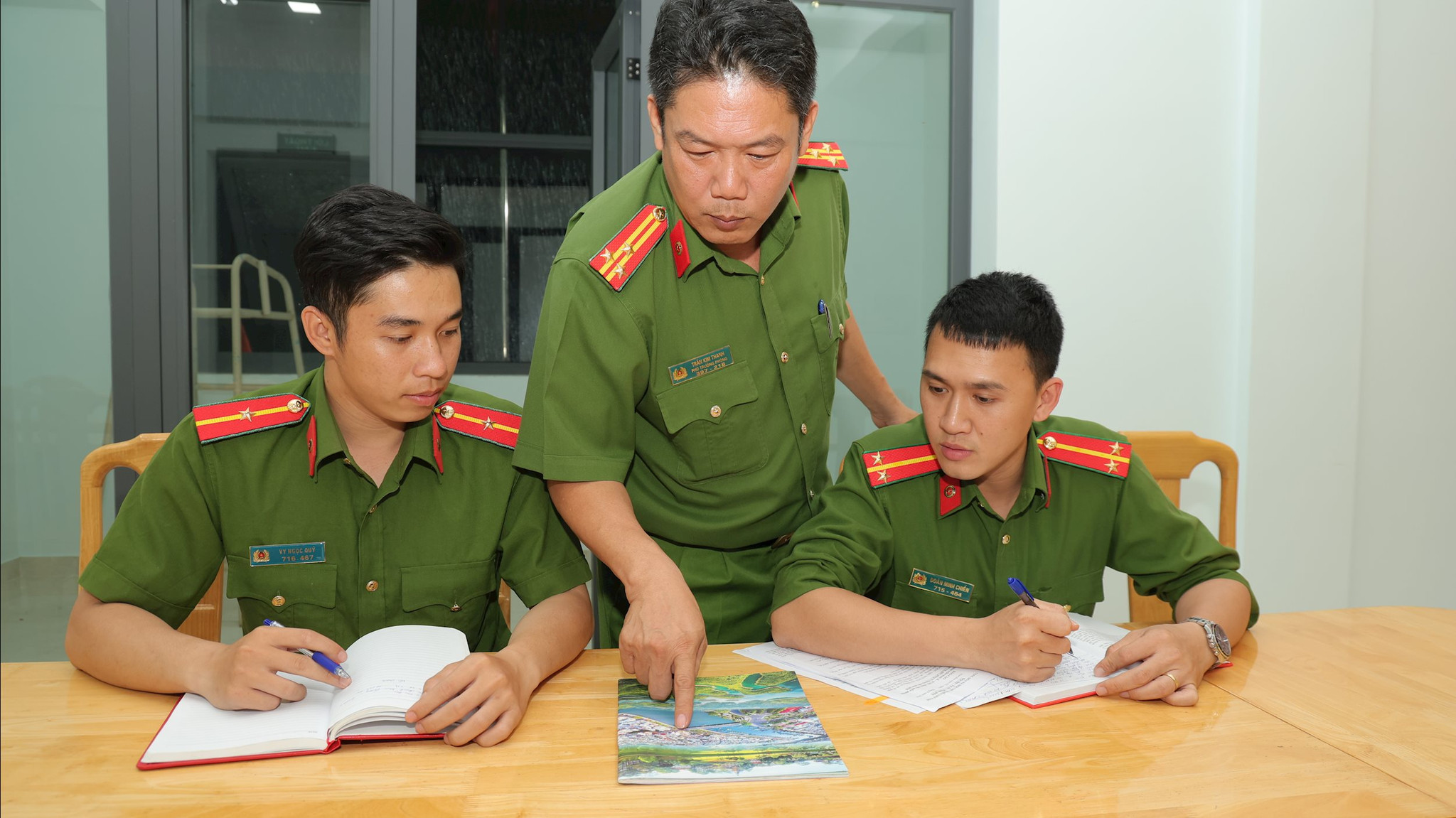 Chuan bi di lam viec o co so sau hi nhan tin bao tu nguoi dan