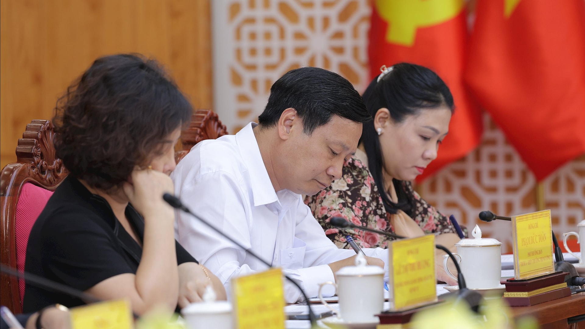 nghi8194.jpg