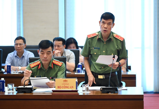 Thẩm tra dự án Luật sửa đổi, bổ sung một số điều của 10 luật có liên quan đến an ninh, trật tự- Ảnh 2.