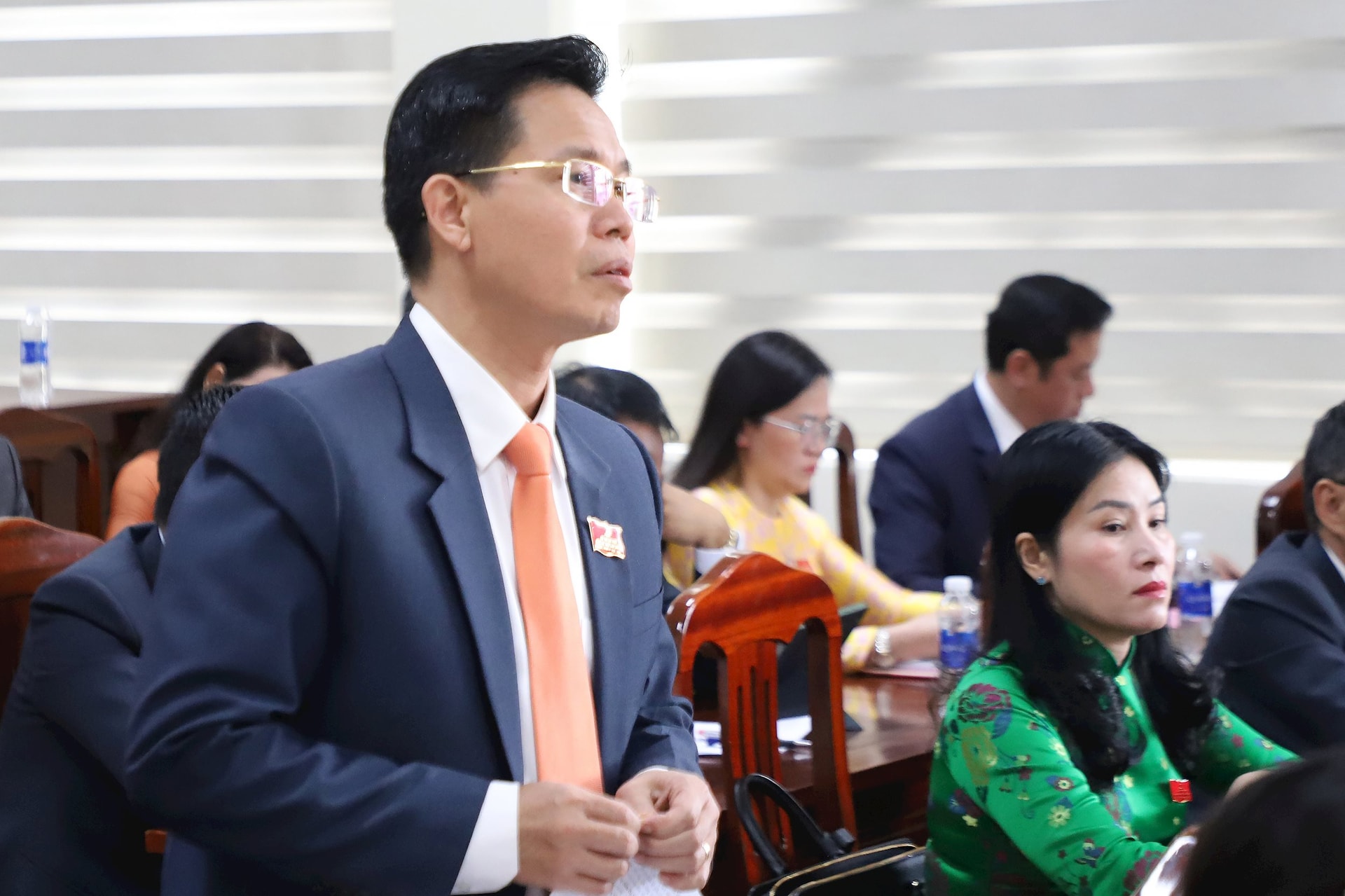 លេខាគណៈកម្មាធិការបក្សឃុំ Duc Trong លោក Tran Trung Hieu ថ្លែងមតិក្នុងកិច្ចពិភាក្សា
