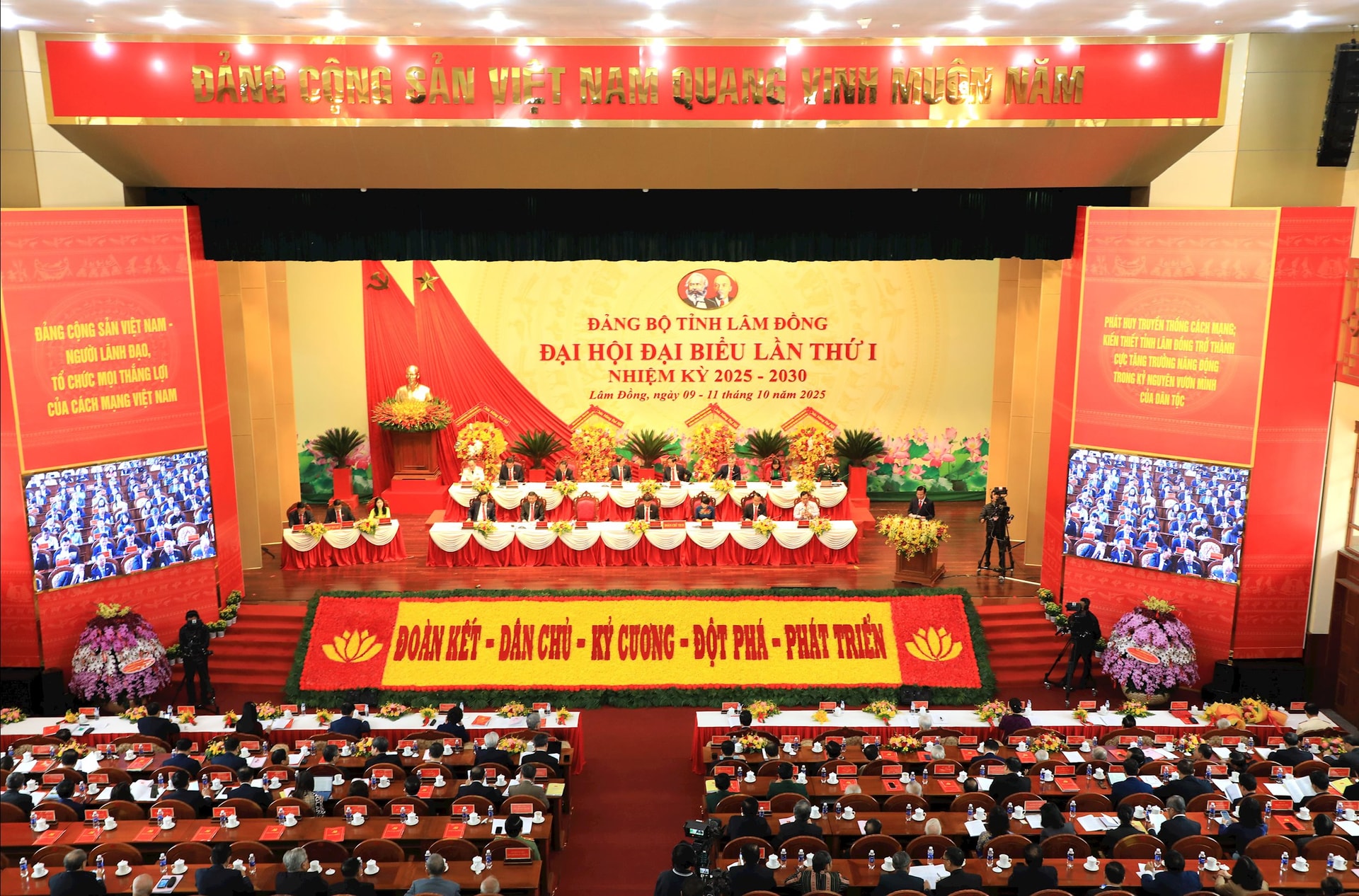 toan-canh-a-muoi-pb.jpg