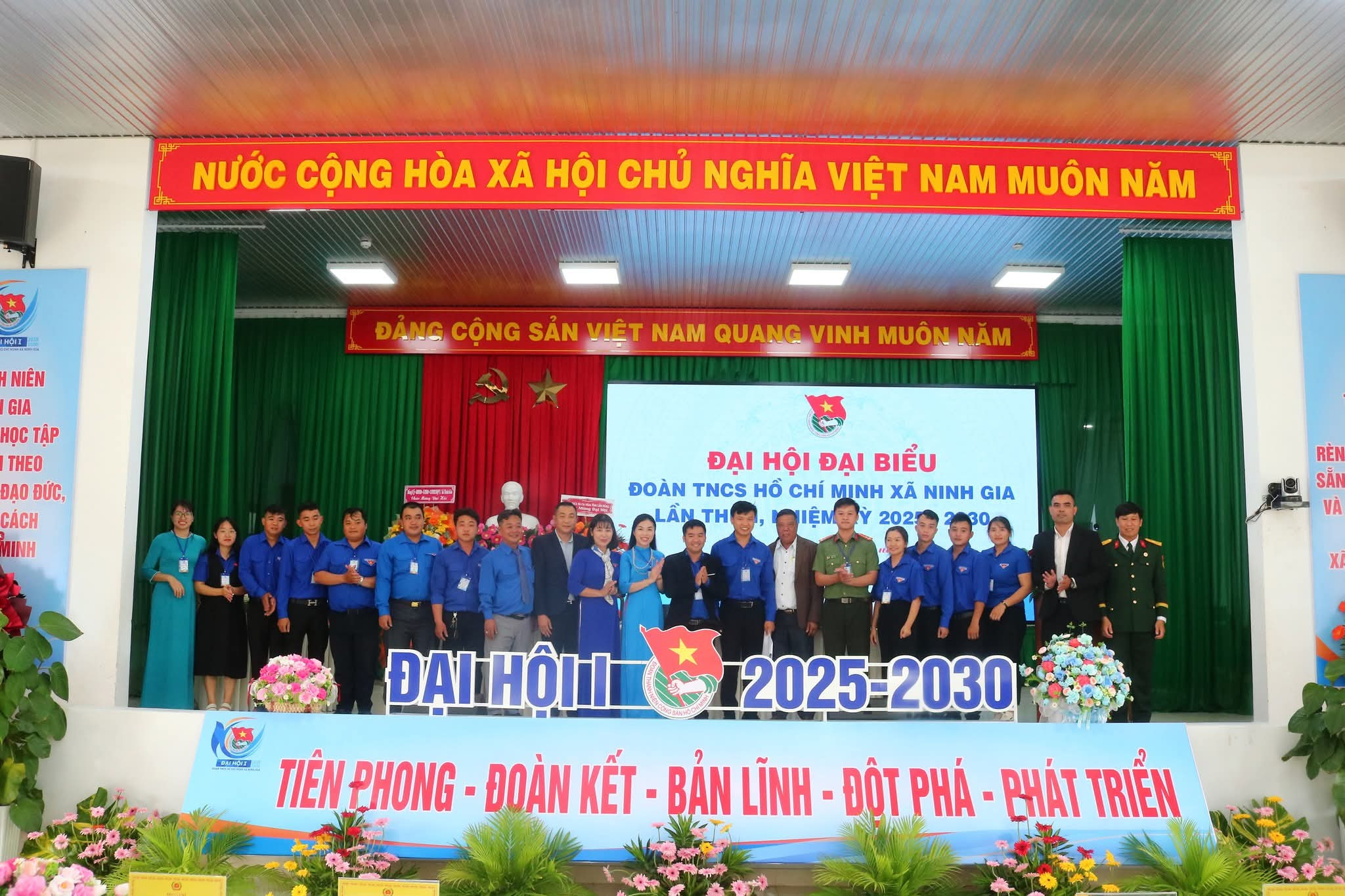 Ra mắt Ban chấp hành Đoàn TNCS 